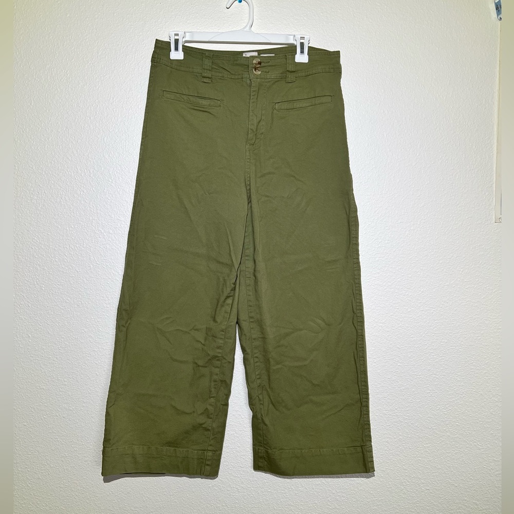 A New Day Pants Women's 10 Green Cropped
High Waist Wide Leg Chino Gaucho